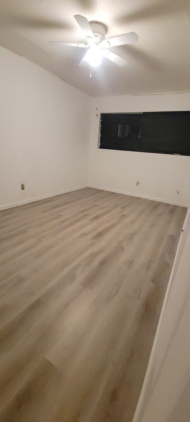 Foto del edificio - 5920 Streamview Dr