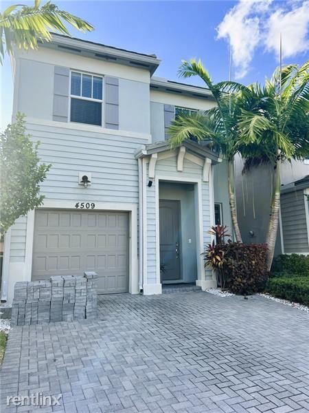 Primary Photo - 4 br, 2.5 bath House - 4509 NW 48th Ter