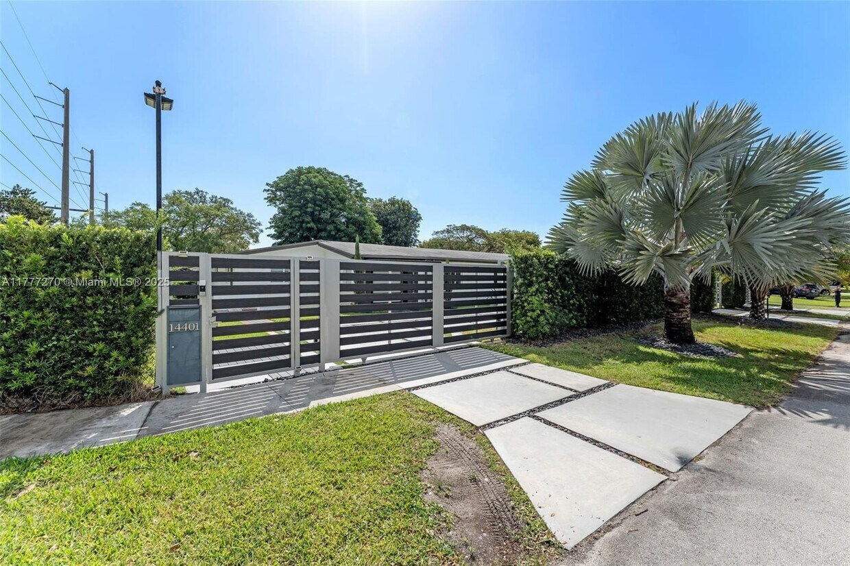 Foto principal - 14401 SW 79th Ave