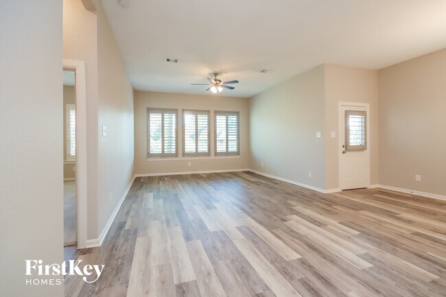 Foto del edificio - 142 Scarlet Maple Wy
