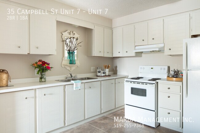 Photo du bâtiment - RENOVATED 2 BED/1BATH - LOCATED IN CHATHAM...