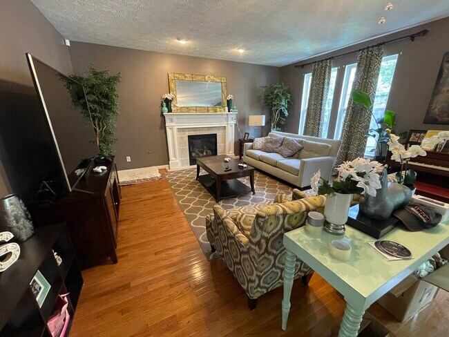 Foto del edificio - 3744 Jonathan Ridge Rd