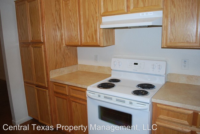 Building Photo - 936 Rosewood Dr