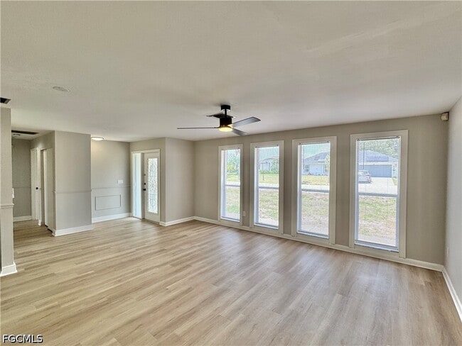 Building Photo - 7346 Captiva Blvd