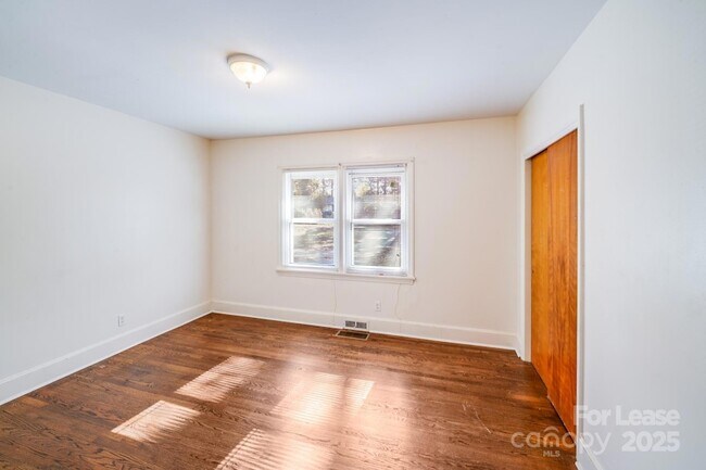 Foto del edificio - 5311 Princess St