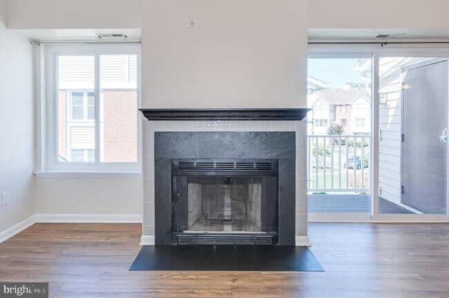 Foto del edificio - 1600 Berry Rose Ct