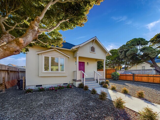 Foto del edificio - Modern 3BD/ABA duplex home features high-e...