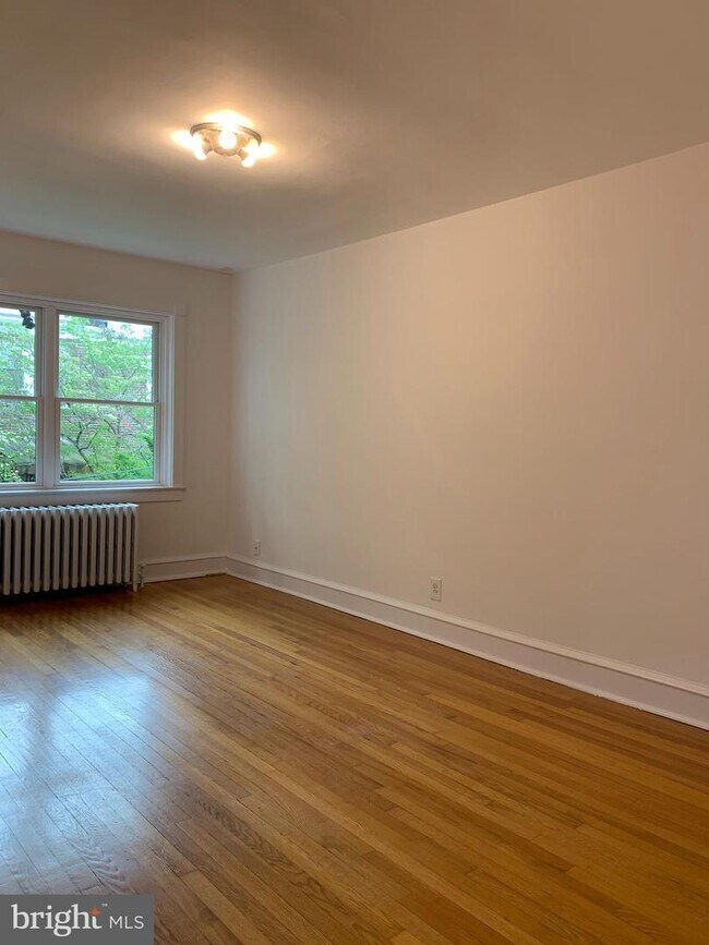 Foto del edificio - 913 W 22nd St