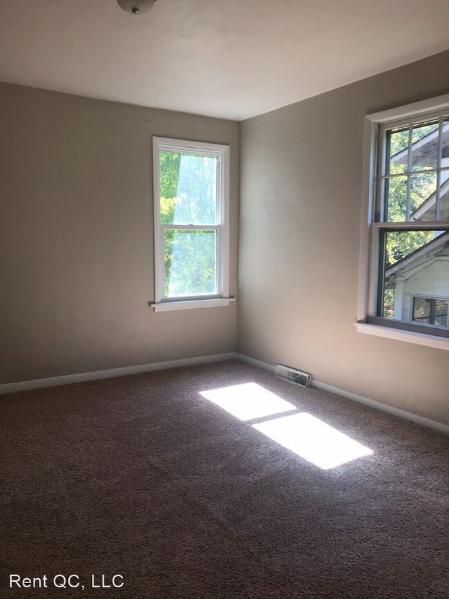 Building Photo - 2 br, 1 bath House - 2415 12th Ave
