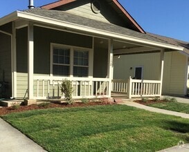 Building Photo - 1120 Tulip Ln