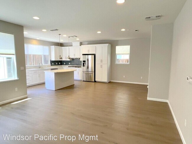 Building Photo - 3 br, 2.5 bath House - 6930 Baird St