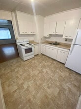 Building Photo - 211 N 16th Ave