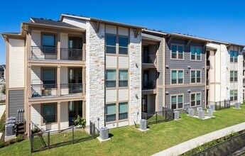 Building Photo - 8001 E William Cannon Dr