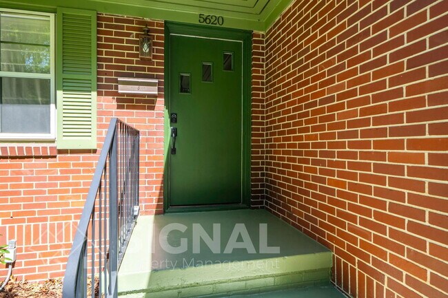Building Photo - 5620 8th Ave S