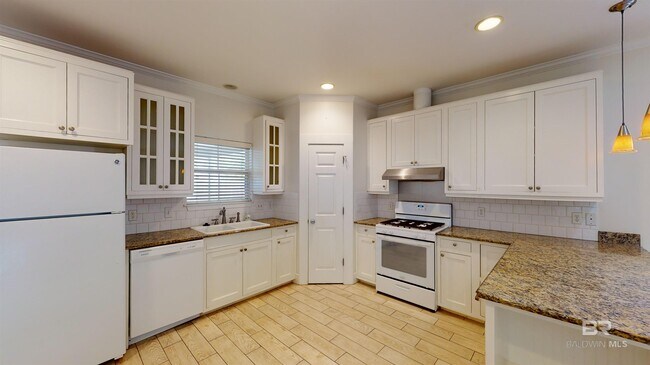 Foto del edificio - 6052 Magnolia Pl E