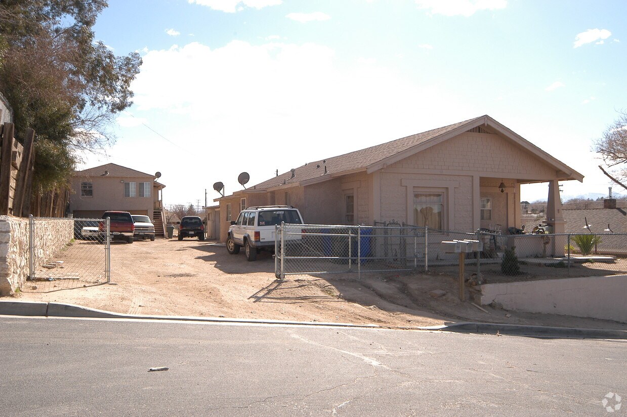 Building Photo - 16927 Rio Vista St