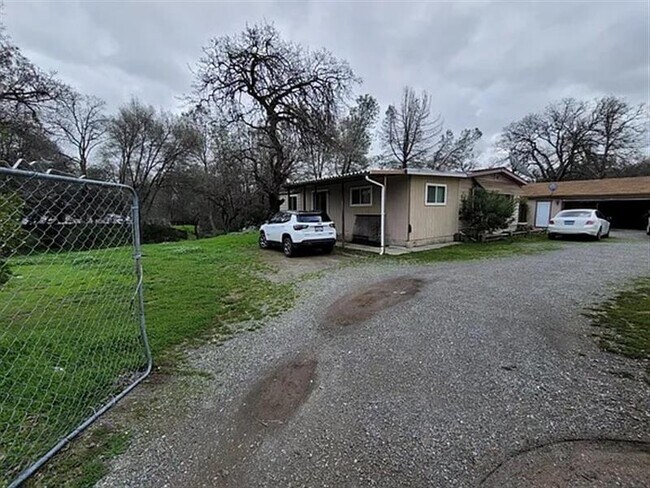 Building Photo - 15842 Sutter Ct
