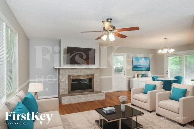 Building Photo - 860 Green Forest Dr