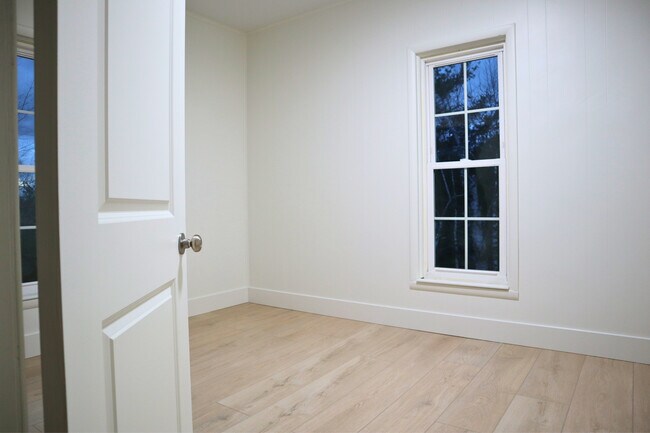 Foto del edificio - 5621 4 Mile Rd NE