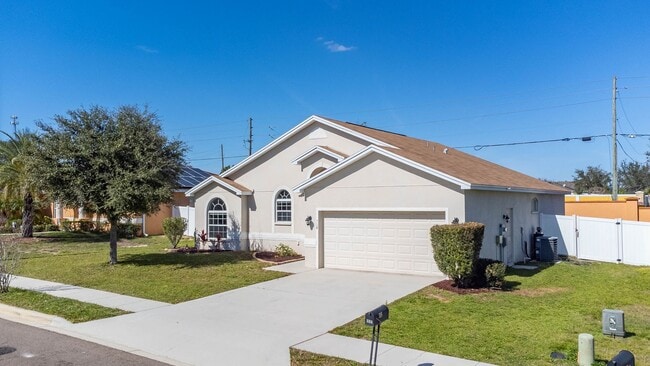 Building Photo - 518 Highland Meadows St