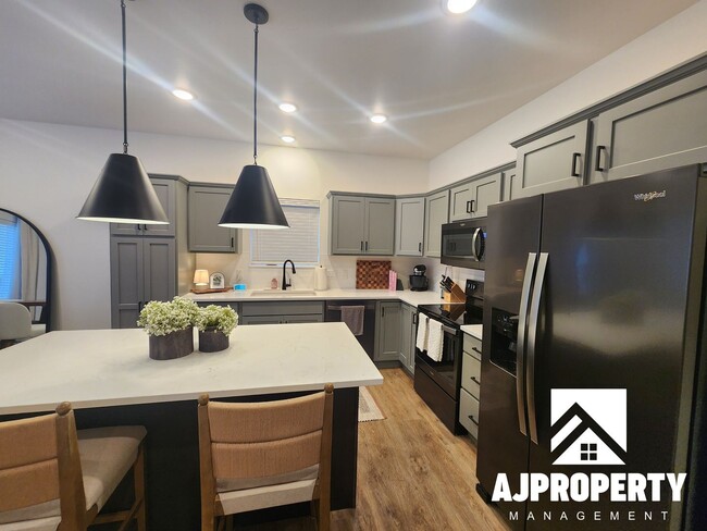 Foto del edificio - 5304 S Spirea Ave