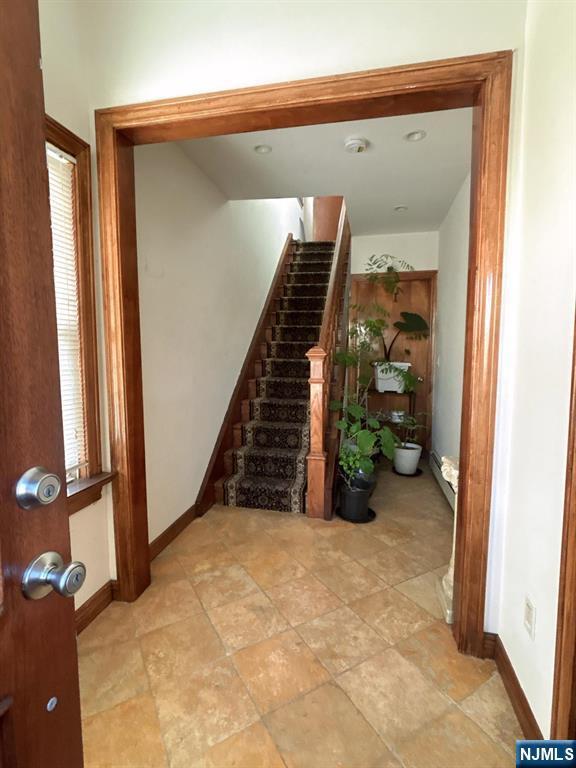 Foto del edificio - 187 Holt St