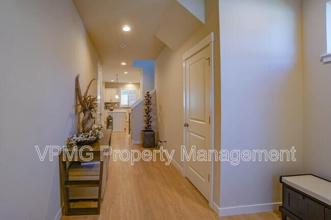 Foto del edificio - 18404 NE 43rd Ave