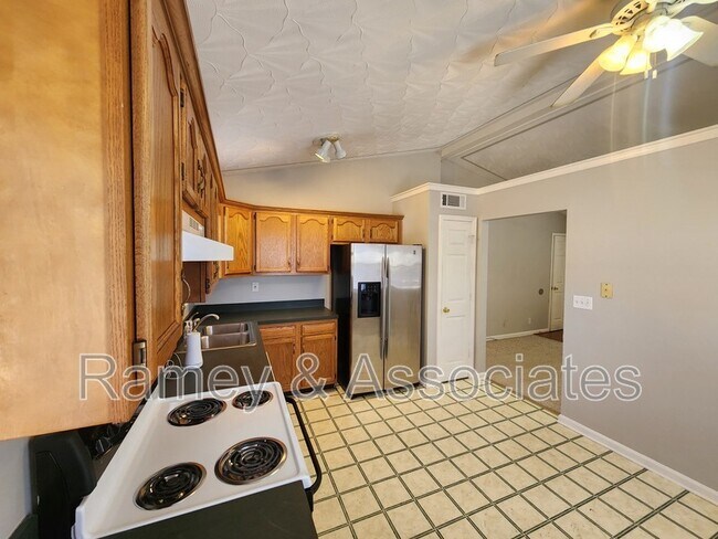 Foto del edificio - 4011 Cedarway Ct