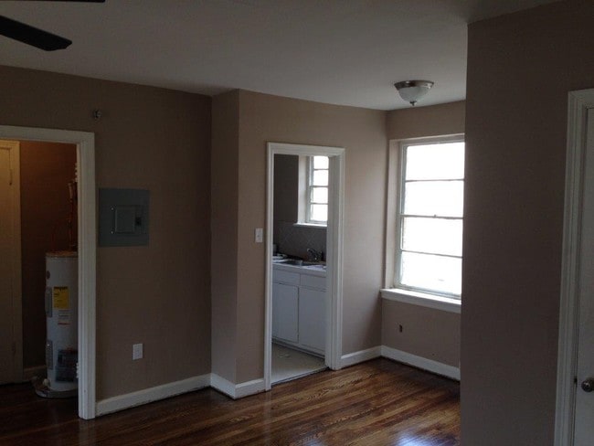 Interior Photo - 1717 Louisiana St