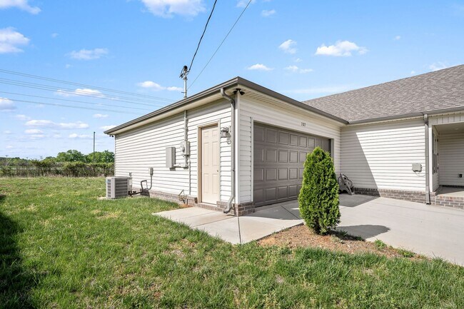 Building Photo - 107 Meadowbrook Dr