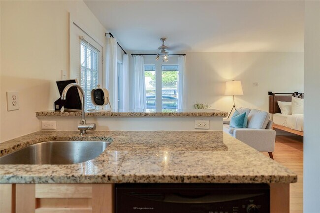 Foto del edificio - 2526 Durwood St