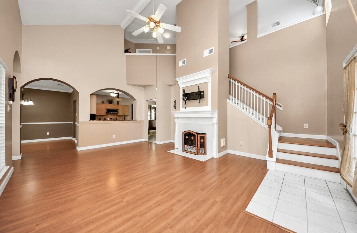 Foto del edificio - 15902 Timber Run Dr