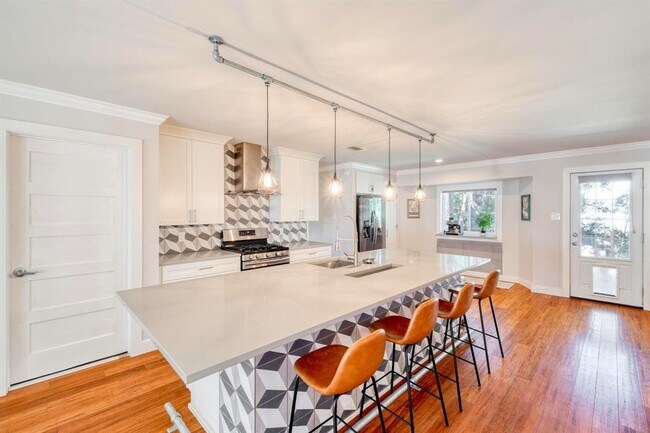 Building Photo - 600 Jetta Ct