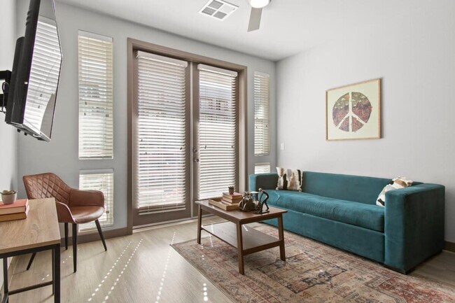 Foto del edificio - 390 N 2nd Ave