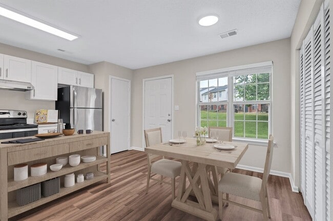 Foto del edificio - Hideaway Townhomes