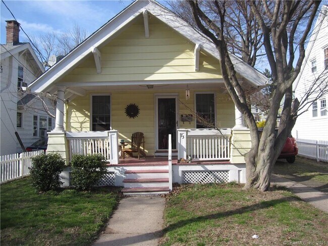 Foto del edificio - 73 Hawthorne Ave