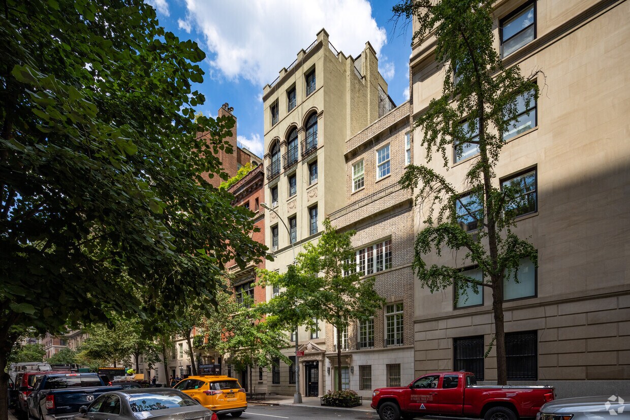 Foto del edificio - 61 East 66th Street
