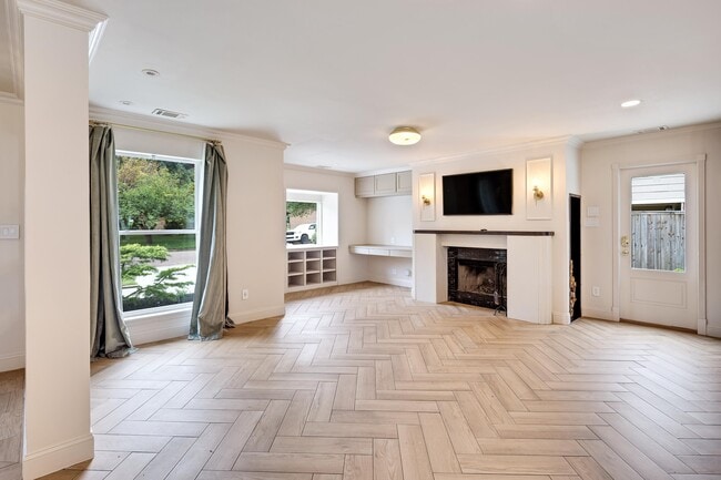 Building Photo - 1023 Greencliff Rd