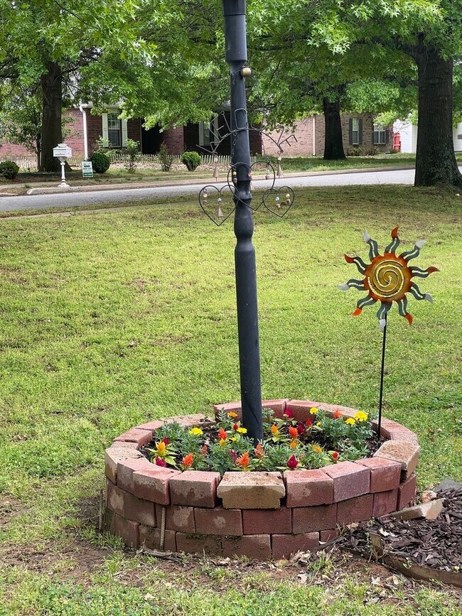 Foto del edificio - Pre - Leasing 3 Bedroom 2 Bath Extremely c...