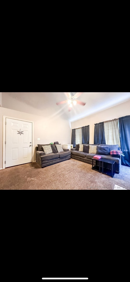 Building Photo - Newly Renovated Condo