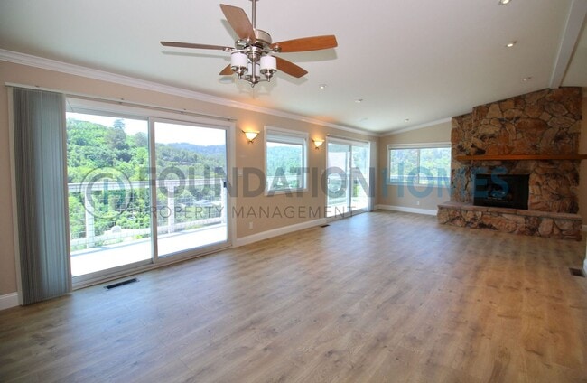 Building Photo - 93 Live Oak Ave