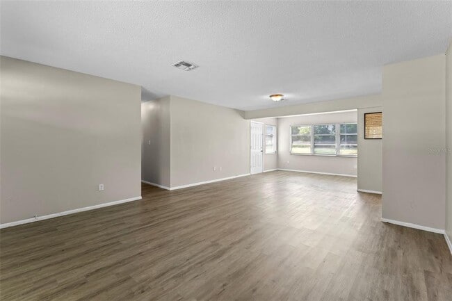 Building Photo - 4584 Kirkland Blvd