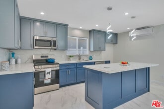 Building Photo - 5128 W 133rd St