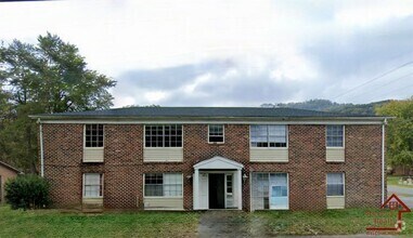 Building Photo - 411 Elm Ave