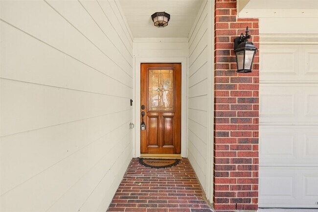 Foto del edificio - 18819 Forest Deer Rd