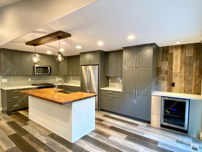 Foto del edificio - Updated Gem Near the River Trail – Minutes...