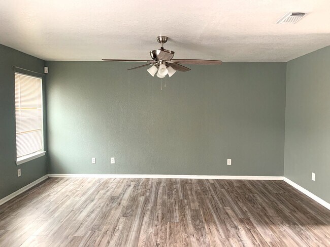 Building Photo - 503 Deloris Dr