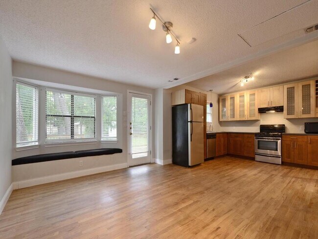 Building Photo - 206 Nelray Blvd