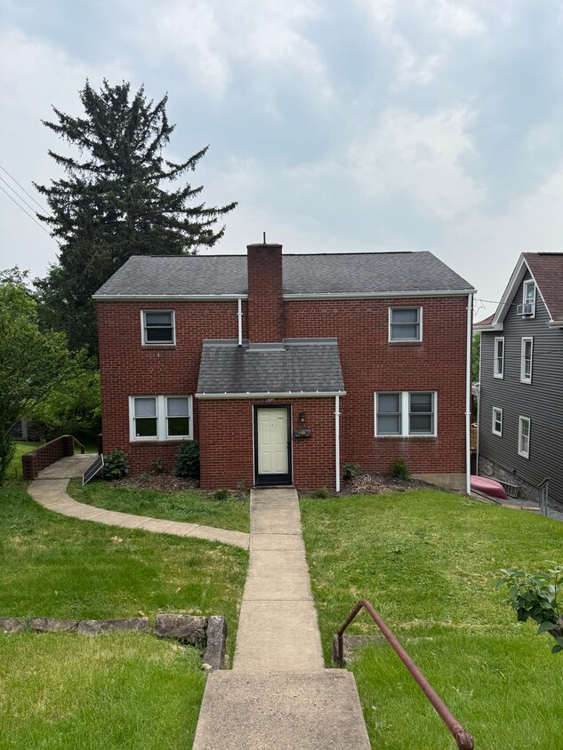 Foto principal - 932 Lebanon Ave