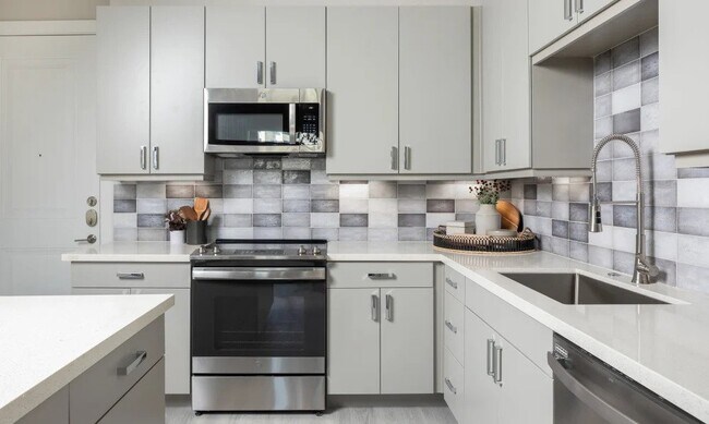 Foto del edificio - Two BEDROOM APARTMENT And Love - How They ...
